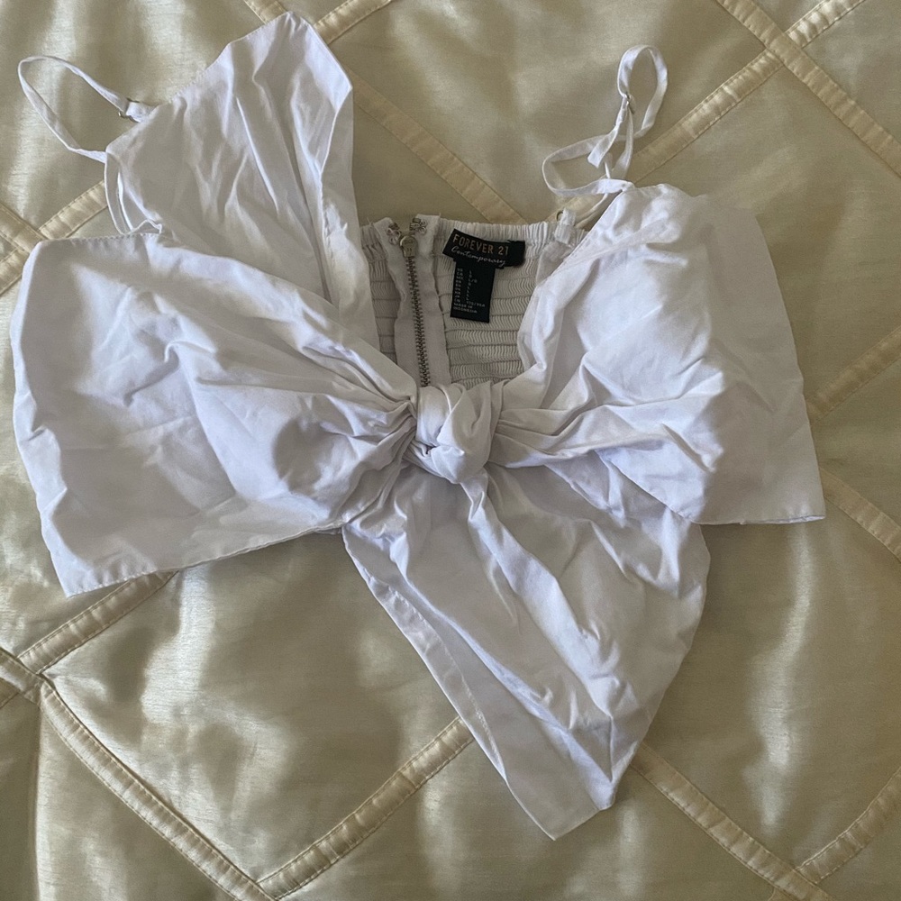 Forever 21 Crop Top Perfect for the summer!